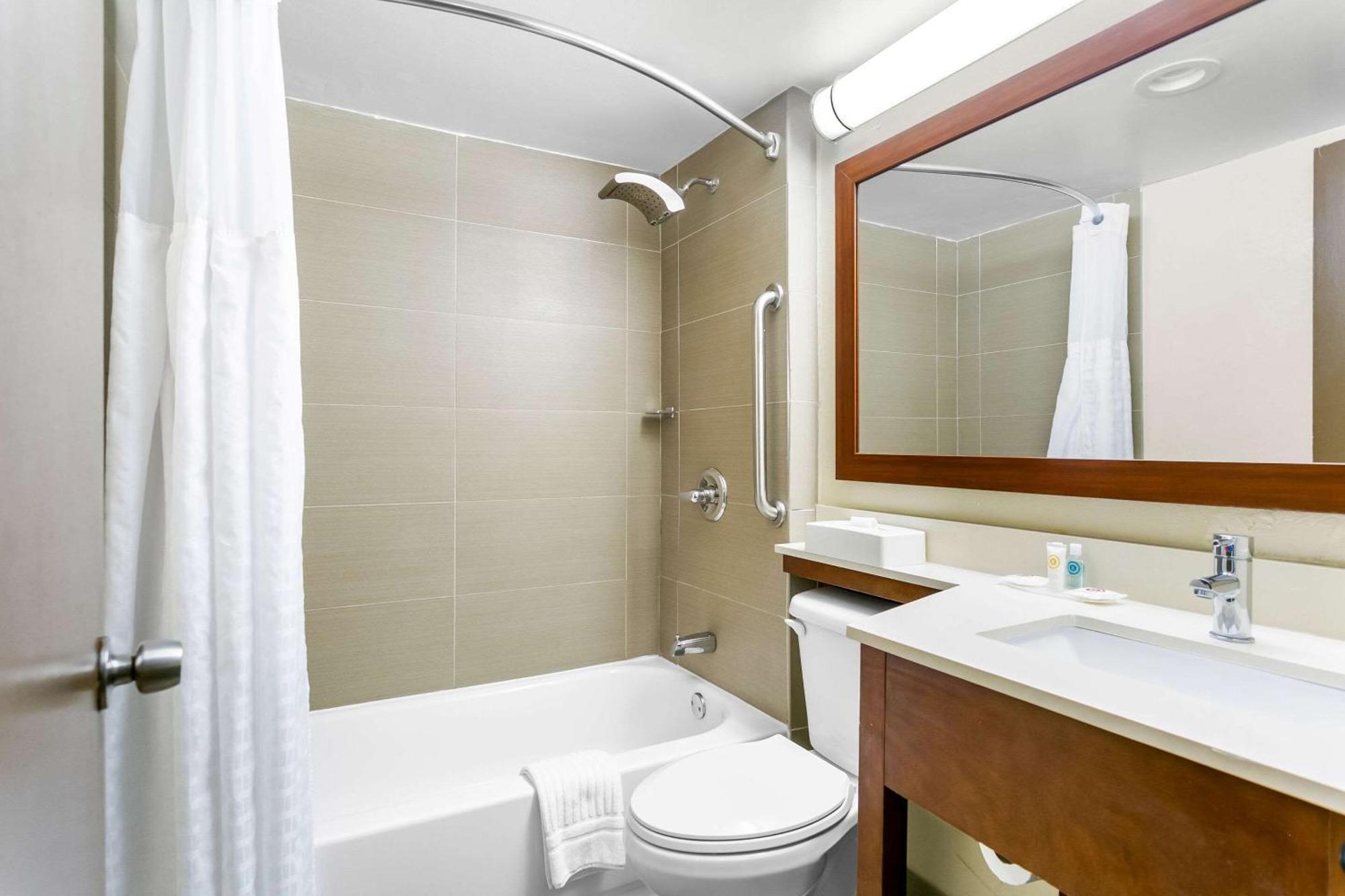 Comfort Inn Red Horse Frederick Exteriör bild